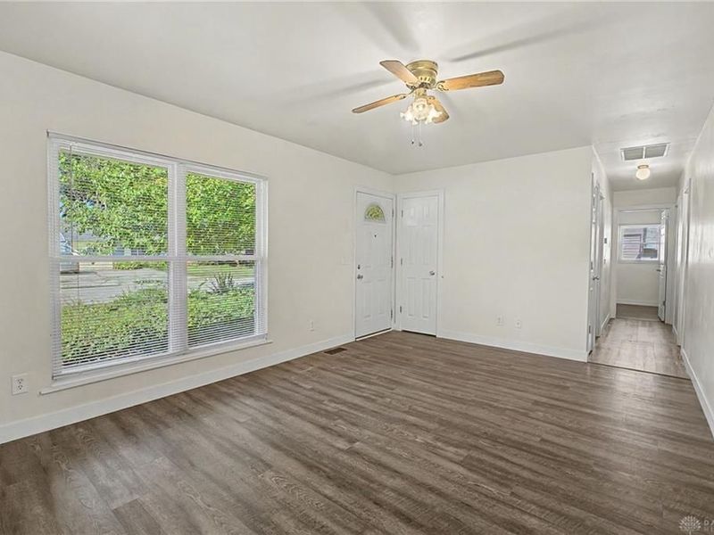 1209 Hemlock Way, New Carlisle, OH 45344 Photo 8