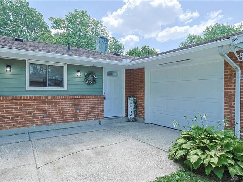 4992 Tilbury Road, Huber Heights, OH 45424 Photo 2