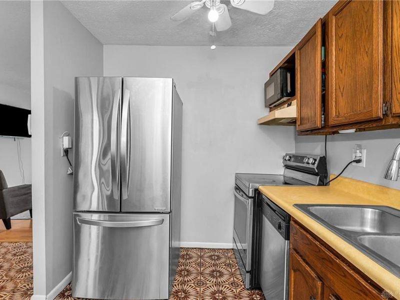 1013 Halesworth Dr, Cincinnati, OH 45240 Photo 11