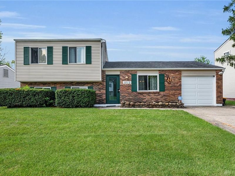 1013 Halesworth Dr, Cincinnati, OH 45240 Photo 2