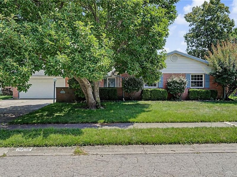 650 W Broadway Street, Tipp City, OH 45371 Photo 2