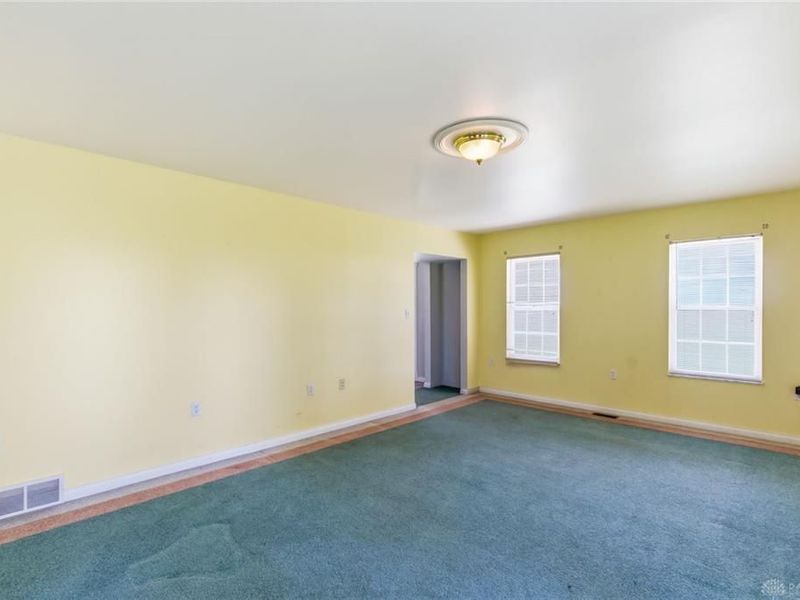 120 Watson Road, London, OH 43140 Photo 8