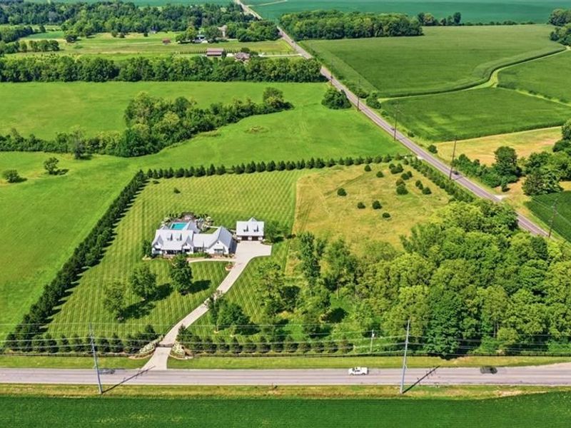 3556 E Centerville Road, Sugarcreek Township, OH 45370 Photo 3