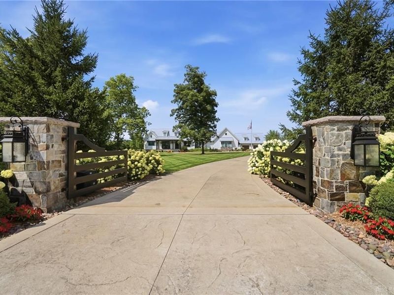 3556 E Centerville Road, Sugarcreek Township, OH 45370 Photo 8