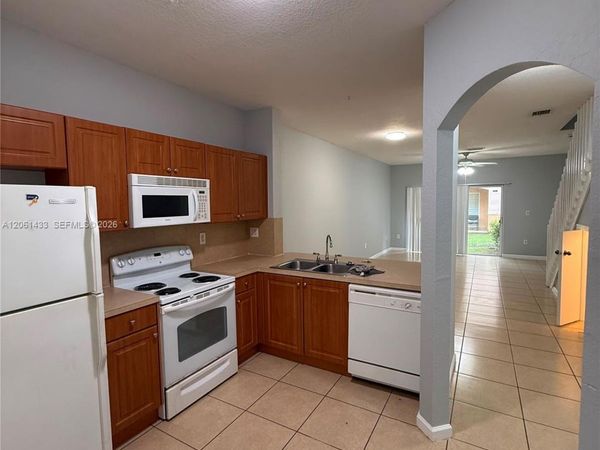 8811 S ISLES CR , Unit 8811, Tamarac, FL 33321