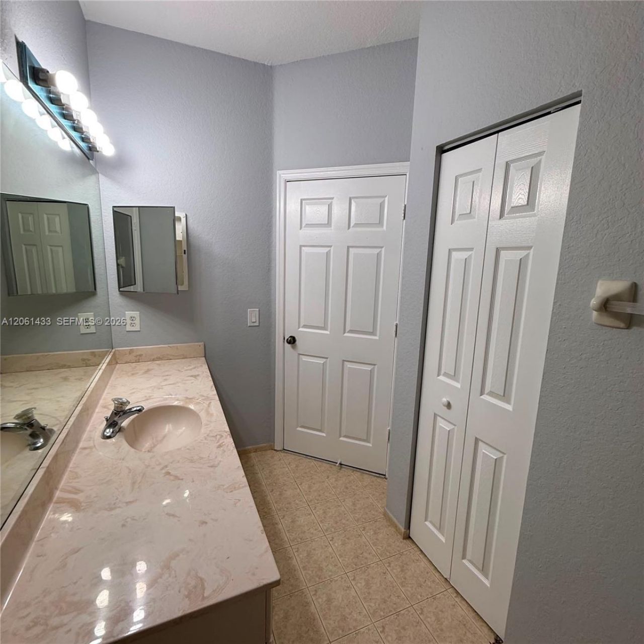8811 S Isles Cr , Unit 8811, Tamarac, FL 33321 Photo