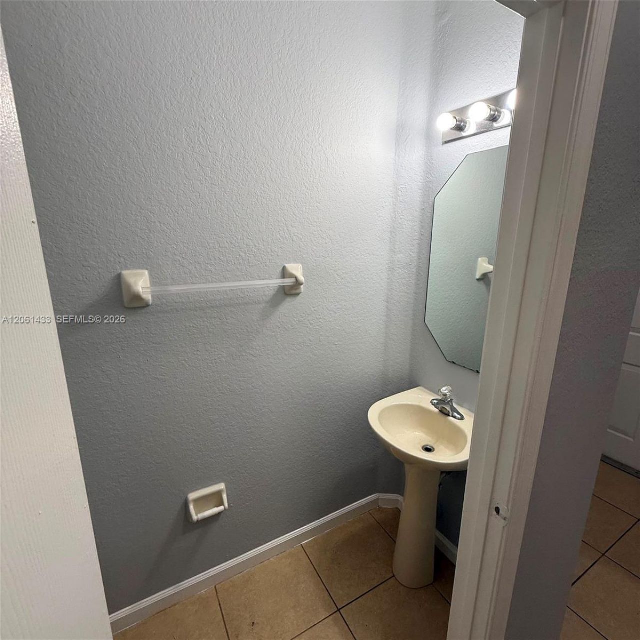 8811 S Isles Cr , Unit 8811, Tamarac, FL 33321 Photo