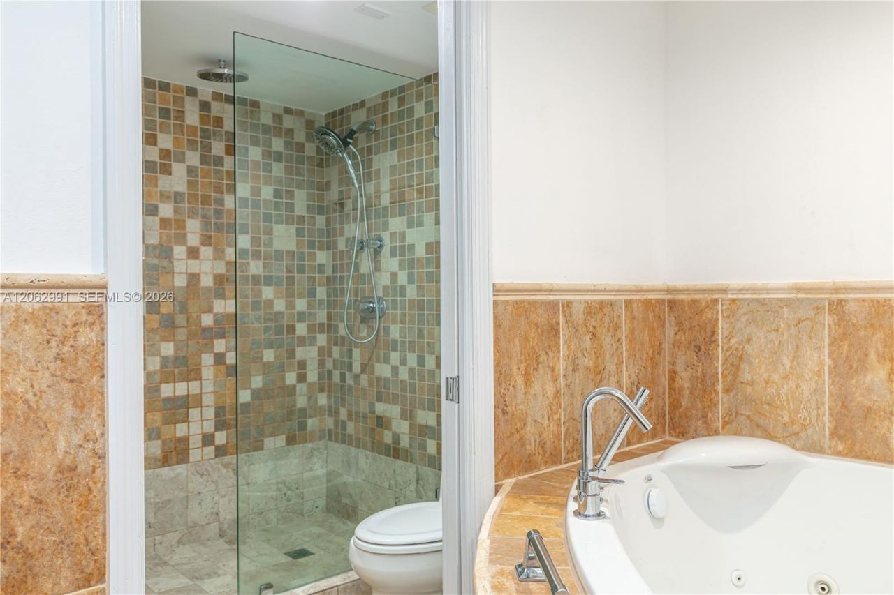 3500 Mystic Pointe Dr , Unit 3702, Aventura, FL 33180 Photo