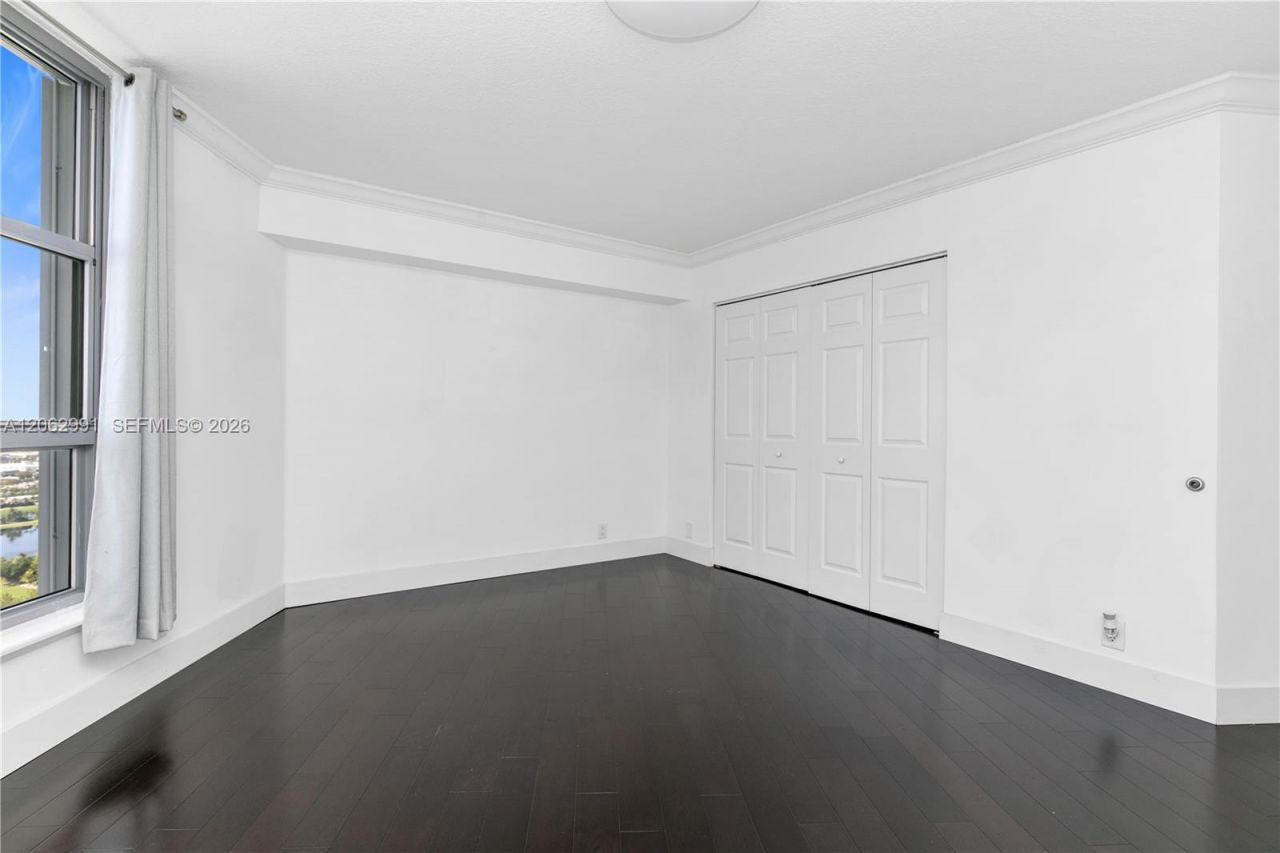 3500 Mystic Pointe Dr , Unit 3702, Aventura, FL 33180 Photo