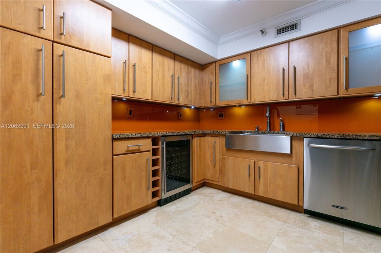 3500 Mystic Pointe Dr , Unit 3702, Aventura, FL 33180 Photo