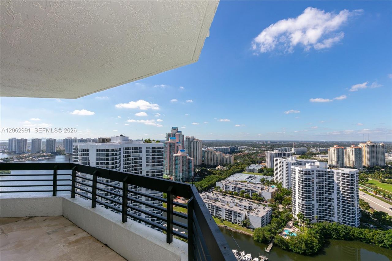 3500 Mystic Pointe Dr , Unit 3702, Aventura, FL 33180 Photo