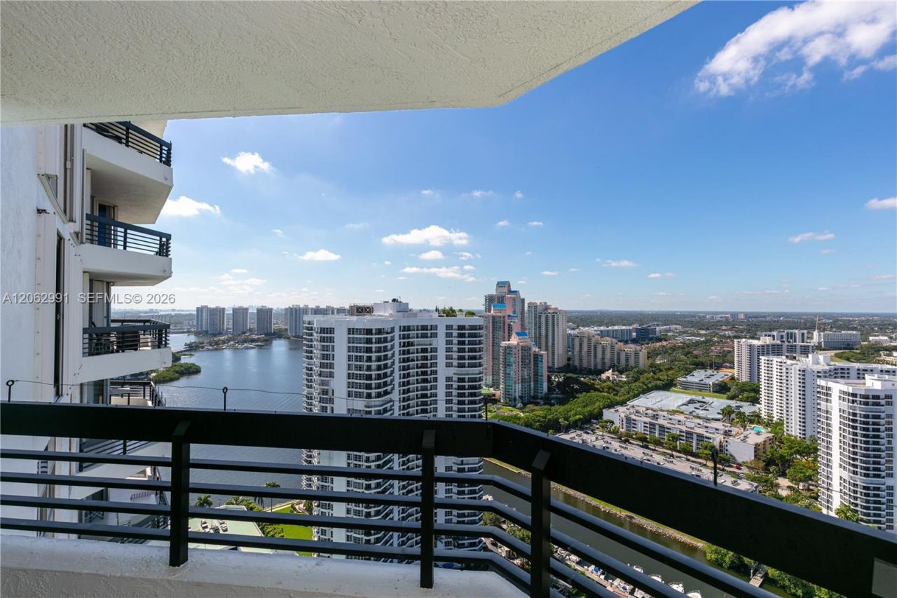 3500 Mystic Pointe Dr , Unit 3702, Aventura, FL 33180 Photo