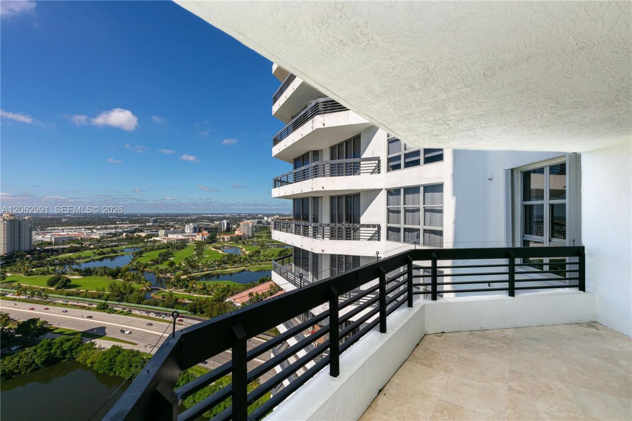 3500 Mystic Pointe Dr , Unit 3702, Aventura, FL 33180 Photo