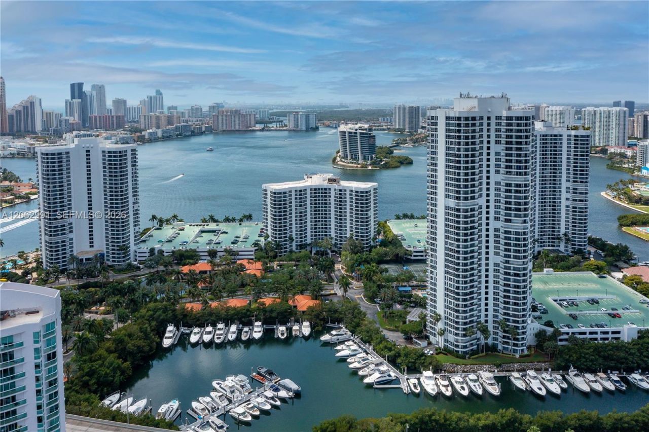 3500 Mystic Pointe Dr , Unit 3702, Aventura, FL 33180 Photo