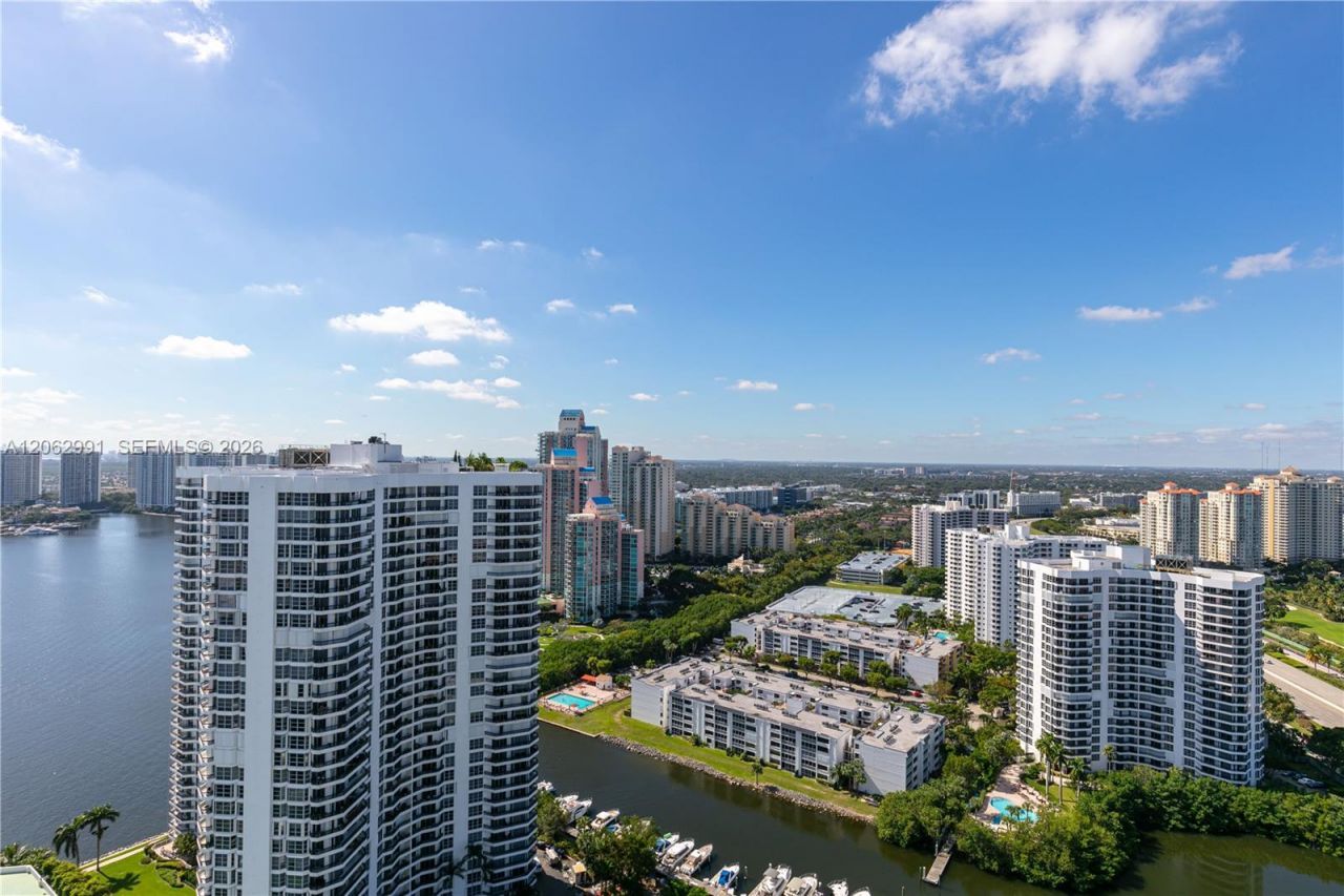 3500 Mystic Pointe Dr , Unit 3702, Aventura, FL 33180 Photo