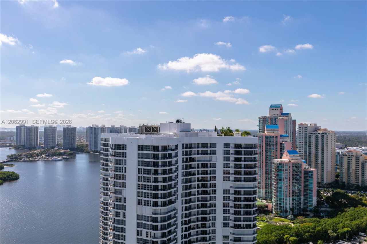 3500 Mystic Pointe Dr , Unit 3702, Aventura, FL 33180 Photo