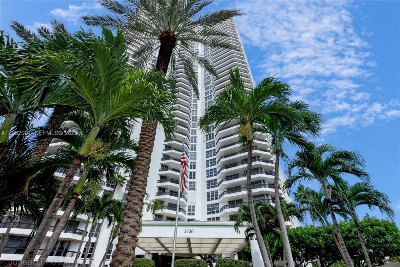 3500 Mystic Pointe Dr , Unit 3702, Aventura, FL 33180 Photo