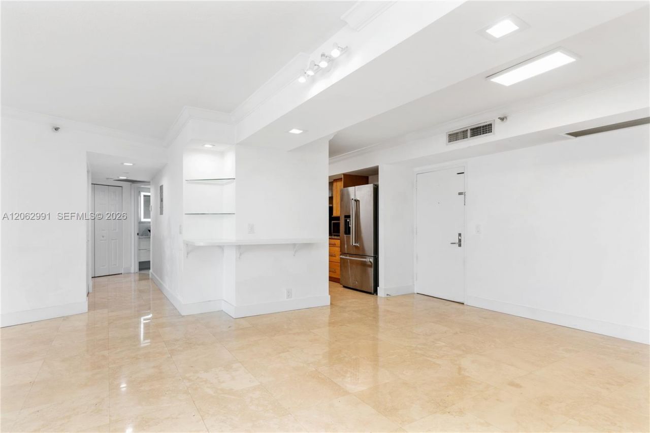 3500 Mystic Pointe Dr , Unit 3702, Aventura, FL 33180 Photo