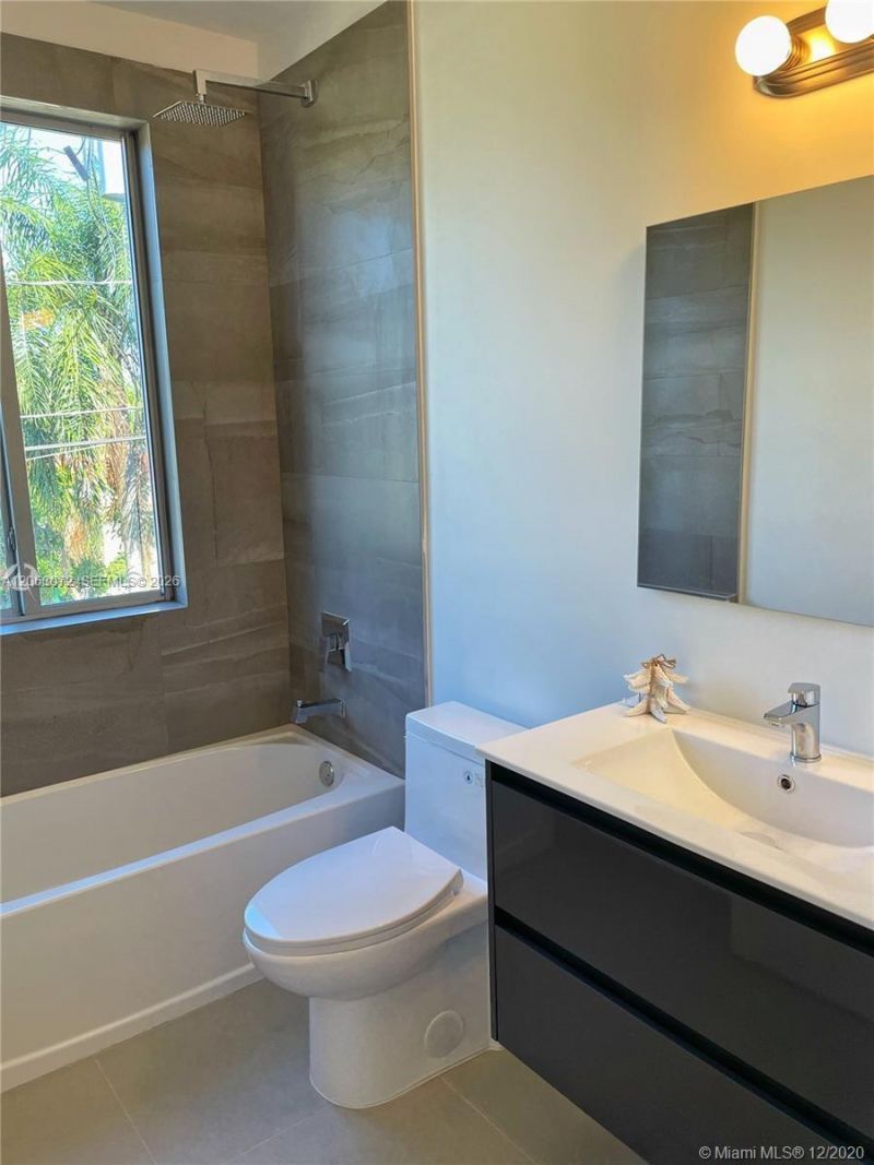 807 SE 14th St, Fort Lauderdale, FL 33316 Photo