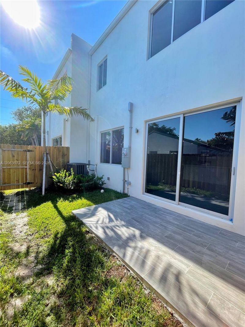 807 SE 14th St, Fort Lauderdale, FL 33316 Photo