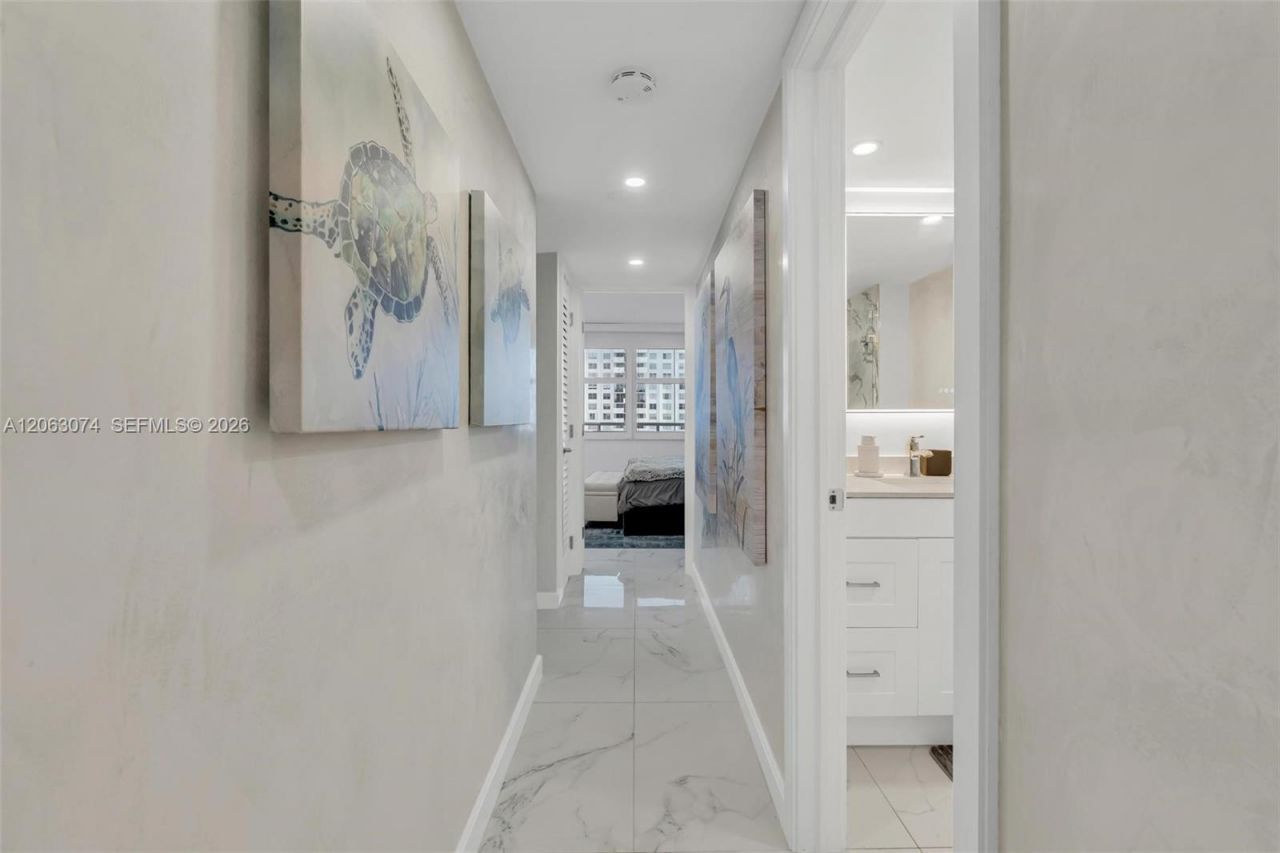 18071 Biscayne Blvd , Unit 901, Aventura, FL 33160 Photo