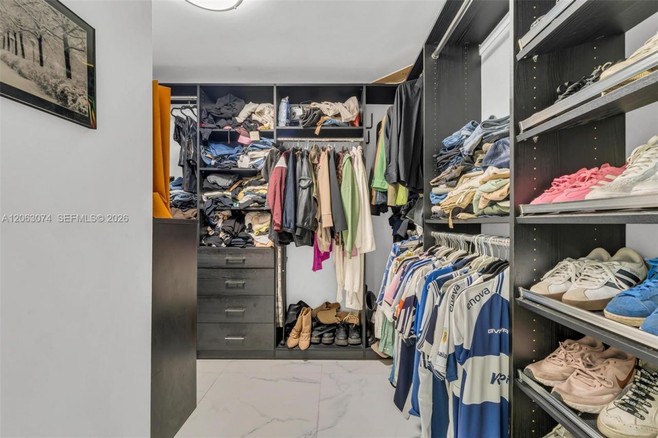 18071 Biscayne Blvd , Unit 901, Aventura, FL 33160 Photo