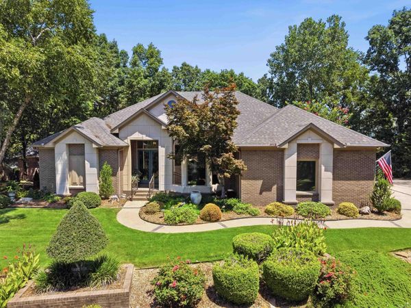 48 Ledgelawn Court, Little Rock, AR 72212
