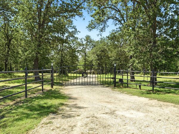 1893 County Road 306, Rockdale, TX 76567