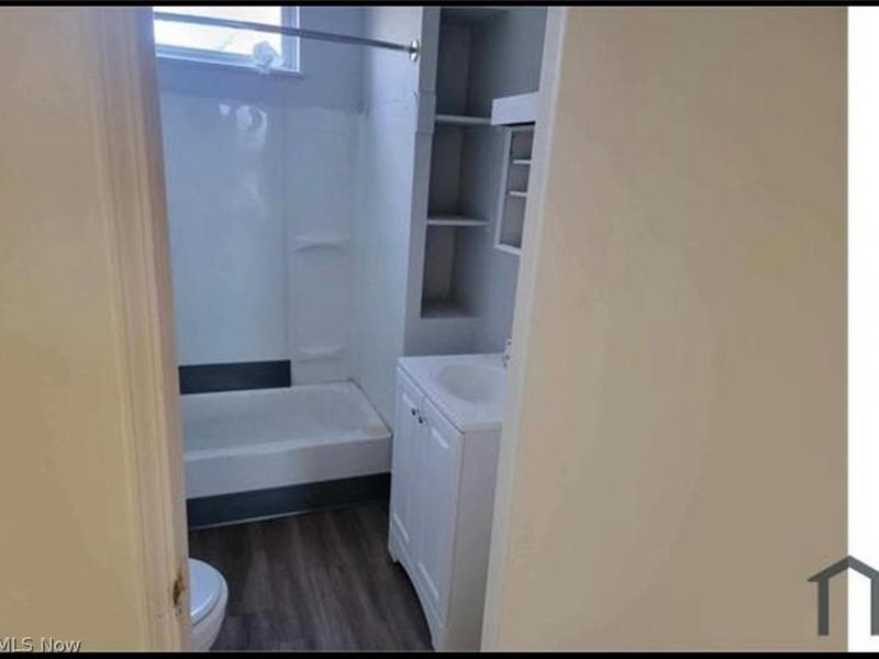 3872 E 57th Street , Cleveland, OH 44105 Photo 11