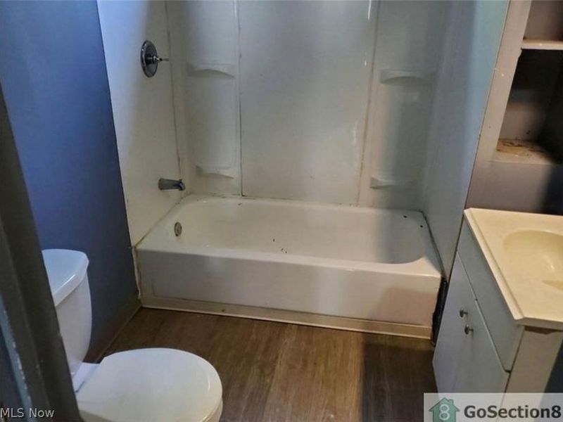 3872 E 57th Street , Cleveland, OH 44105 Photo 13