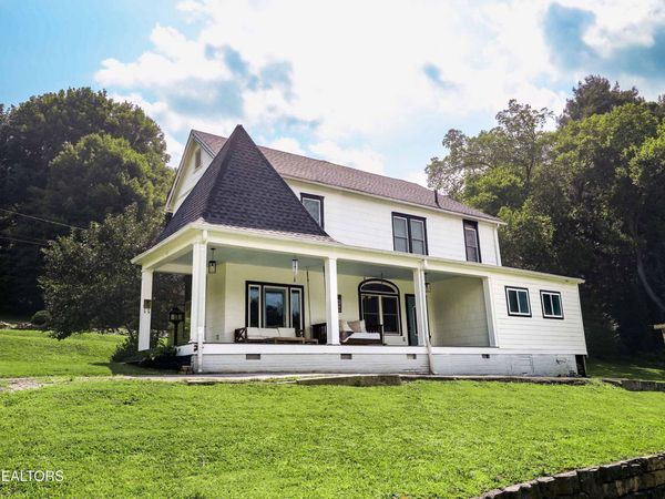 307 Catalpa St, Pineville, KY 40977
