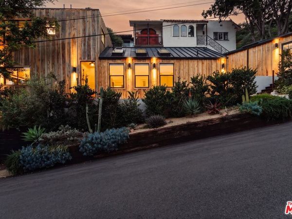 8550 Ridpath Drive, Los Angeles, CA 90046