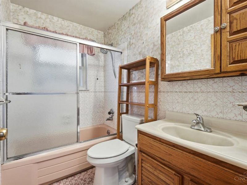 2516 Garrison Drive, Colerain Township, OH 45231 Photo 19
