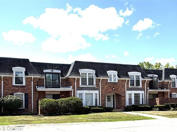 18301 W 13 Mile Road, Unit A-2, Southfield, Mi 48076