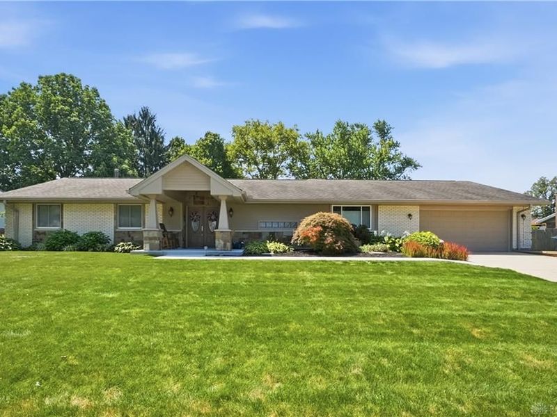 1080 Heathshire Drive, Centerville, OH 45459 Photo 2