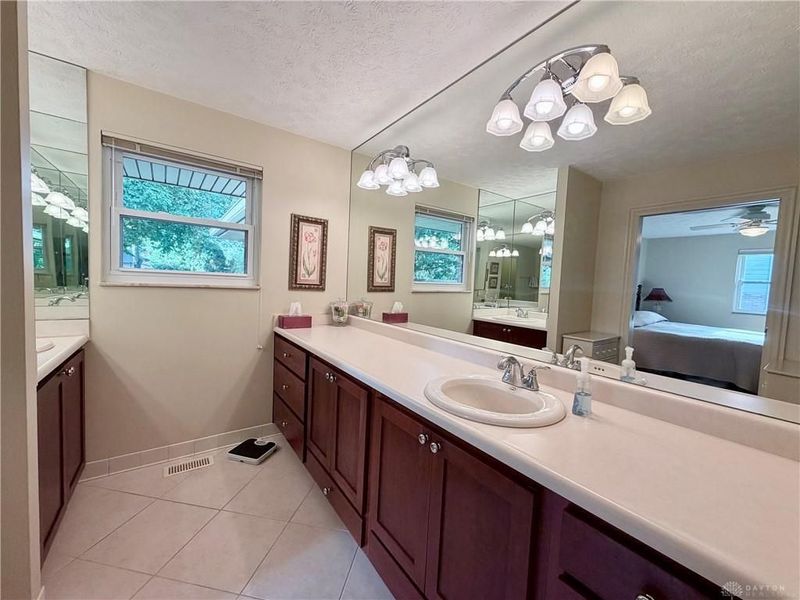 1080 Heathshire Drive, Centerville, OH 45459 Photo 33