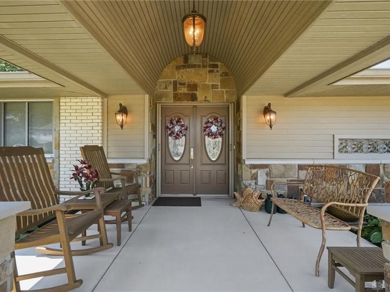 1080 Heathshire Drive, Centerville, OH 45459 Photo 4