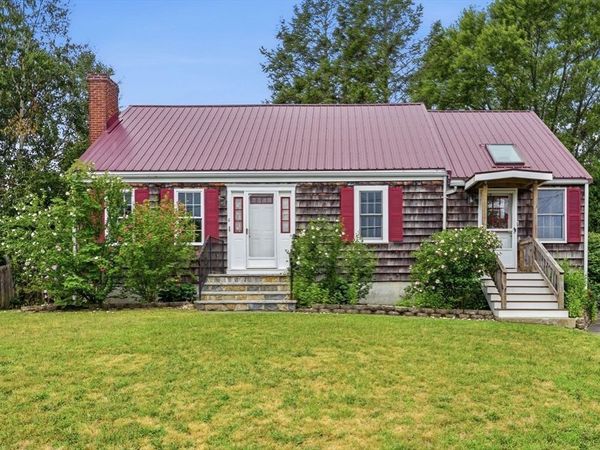 6 Devine Rd, Randolph, MA 02368