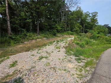 1605 Gilbert Road, Zanesville, OH 43701