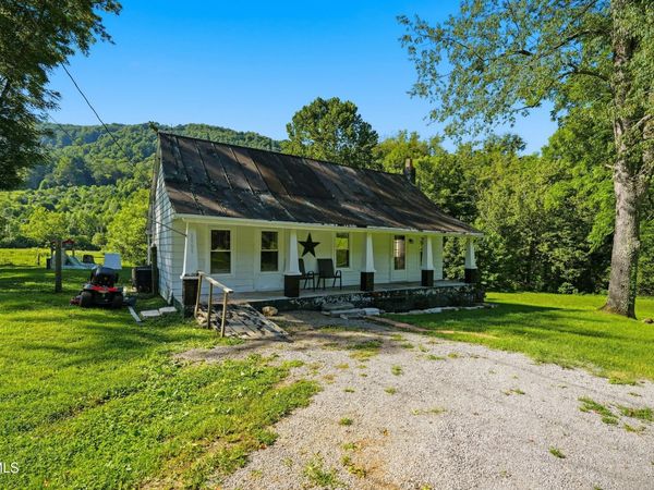 3851 Middle Wallens Creek Road, Duffield, VA 24244