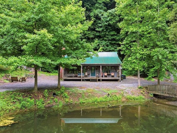 4951 England Valley Road, Duffield, VA 24244