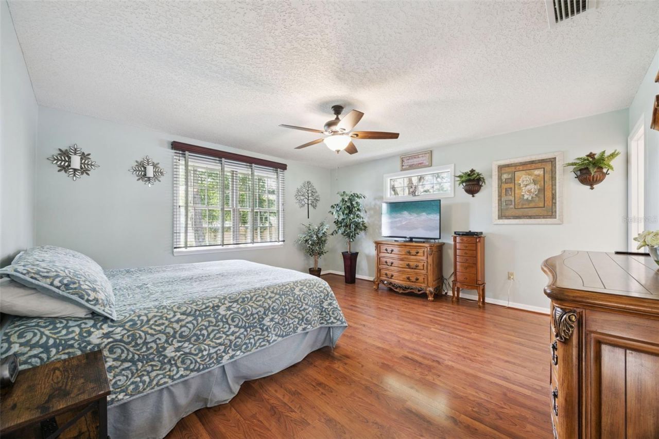 480 Lake Forest Circle, Mount Dora, FL 32757 Photo