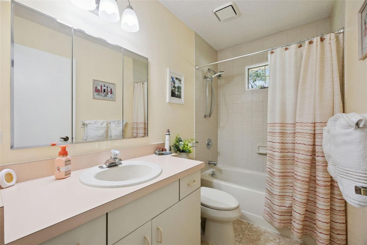 480 Lake Forest Circle, Mount Dora, FL 32757 Photo