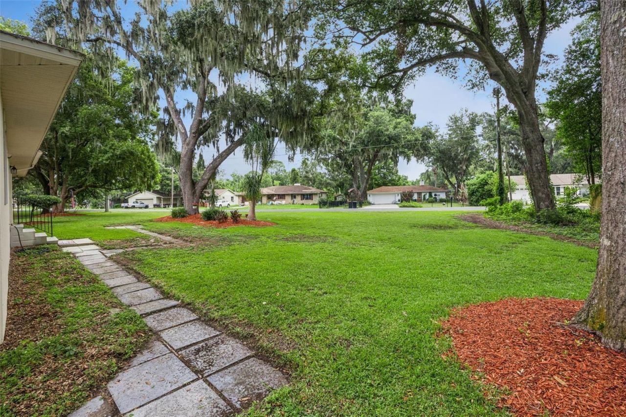 480 Lake Forest Circle, Mount Dora, FL 32757 Photo