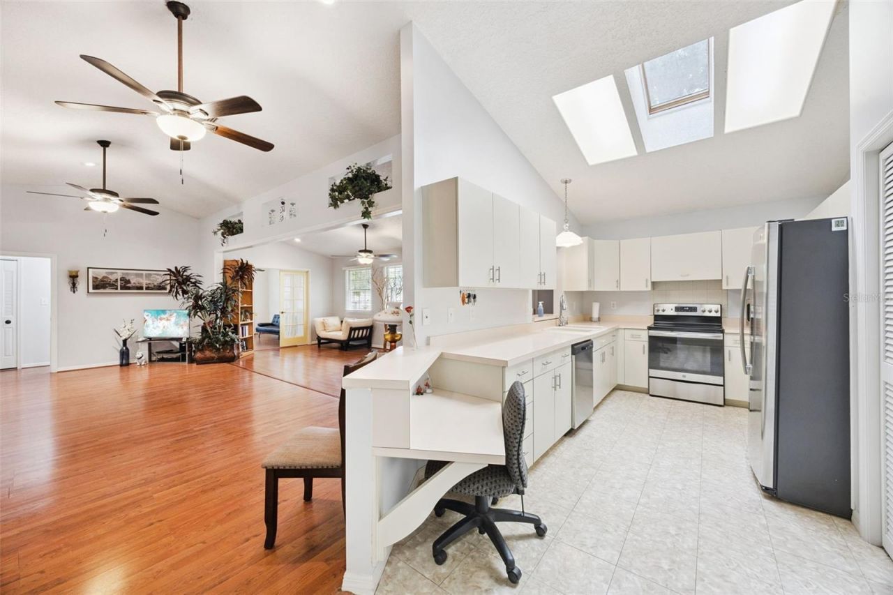 480 Lake Forest Circle, Mount Dora, FL 32757 Photo