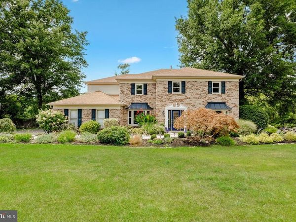2023 COUNTRY CLUB DRIVE , DOYLESTOWN, PA 18901