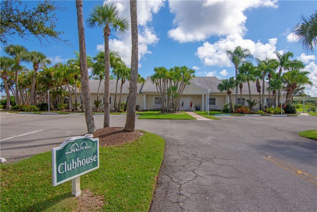 720 Lake Orchid Circle, Unit 108, Vero Beach, FL 32962 Photo