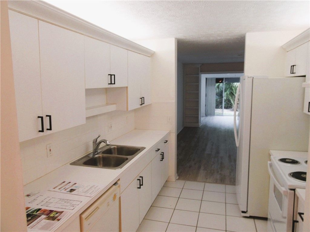 720 Lake Orchid Circle, Unit 108, Vero Beach, FL 32962 Photo