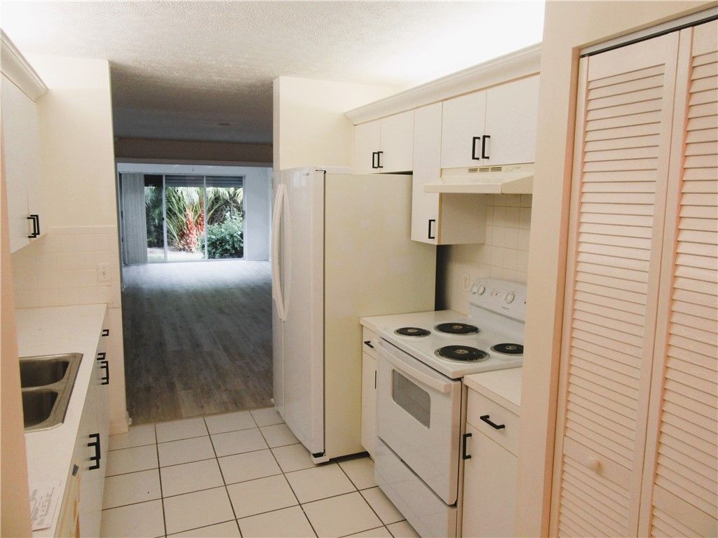720 Lake Orchid Circle, Unit 108, Vero Beach, FL 32962 Photo