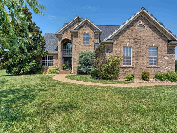 5688 Victoria Bluffs Drive, Newburgh, IN 47630